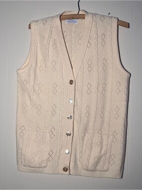 Vintage 70’s British Vogue Cream Pointelle Cable Knit Sweater Vest Size Medium